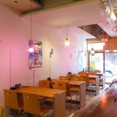 2～4名様でご利用いただけるテーブル席！