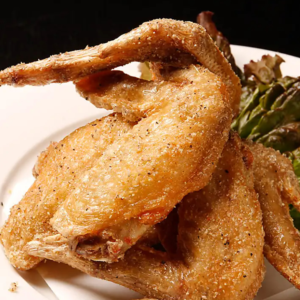 パリパリの手羽！！ジューシーでやみつきになること間違いなし♪