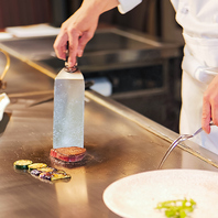 『鉄板焼き』が楽しめます。