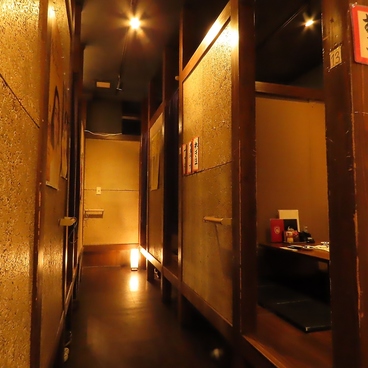 焼き鳥と鶏料理 色鶏々の雰囲気1