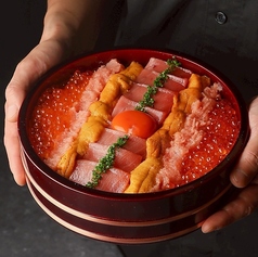 トロ×ウニ×イクラ!!三宝海鮮桶丼　極み(2～3人前)