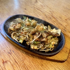 辛味噌にんにくホルモン炒め