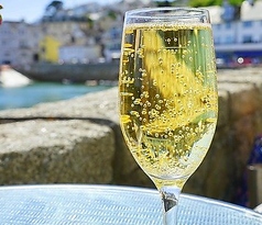 白ワインで飲むカクテル