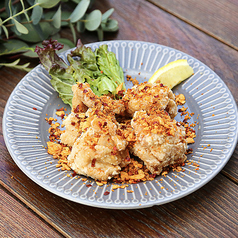 鶏もも唐揚げ/旨辛スパイス (4個)