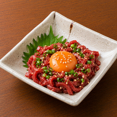馬刺しユッケ