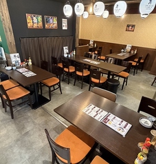 店内は明るくモダンな雰囲気。大切な人との特別な時間を過ごせる空間♪