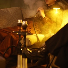 T2 SQUARED SHISHA CAFFE TRIBE GOTANDAの雰囲気1