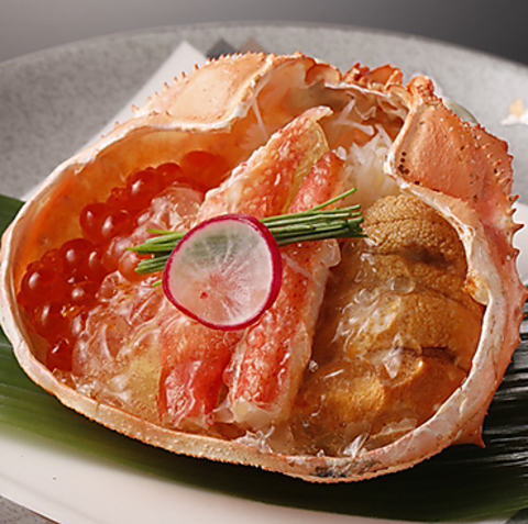 季節の食材の良さを生かした和食、伝統の技術と料理人のこだわりが宿る活蟹料理