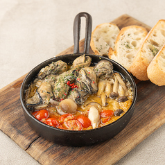 牡蠣屋のカキアヒージョ