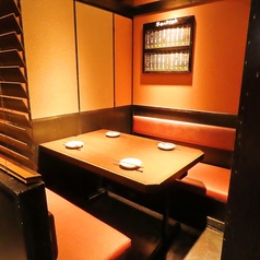 日頃の疲れも癒される、レトロな雰囲気で落ち着く空間。気の合う仲間と「いろは」な時間を、心ゆくまでお楽しみください♪シックな店内はデートにもピッタリです☆