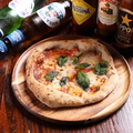 料理メニュー写真&nbsp;濃厚モッツァレラがとろけるマルゲリータ
