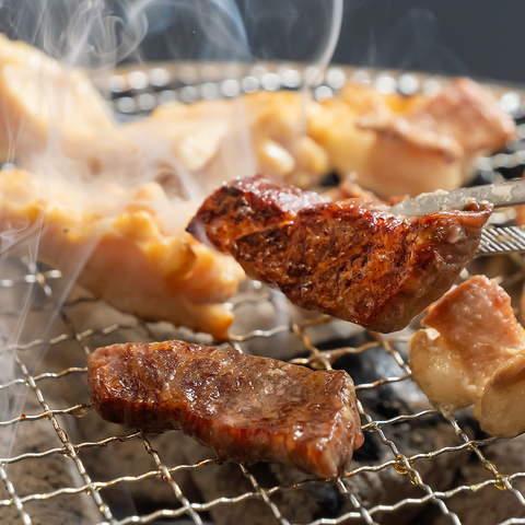 ”はじめ”の名物！国産和牛の博多もつ鍋×七輪焼き★
