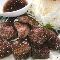 人気NO.1のミニステーキ定食は当店自慢の看板メニュー