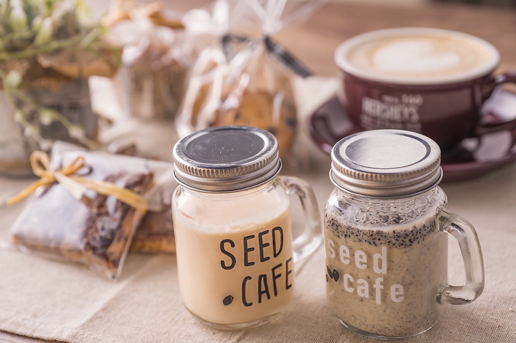 カフェメニューを豊富にご用意、ドリンクはもちろんスイーツも豊富にご用意♪