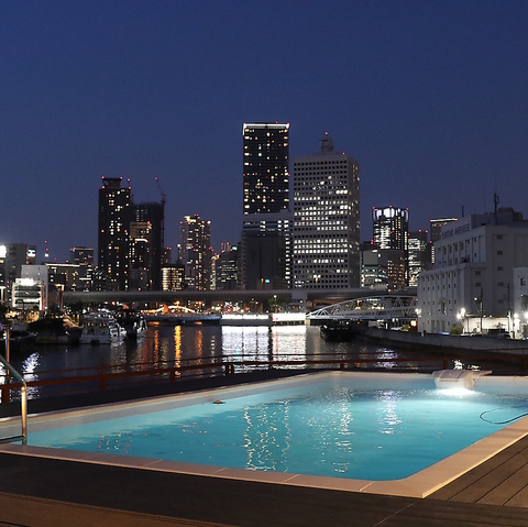 大阪でシーフードBBQを楽しむなら！通常メニューを楽しめる店内席もございます◎