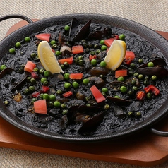 イカ墨のパエリア　【Arroz con negro】