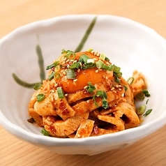 低温仕立ての鶏ユッケ風