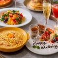 ＊大切な記念日に♪主役が喜ぶ特製バースデープレート＊誕生日や記念日のお祝いに、サプライズにぴったりな特製デザートプレートをご用意いたします！可愛いデコレーションとキャンドルが、特別な日のテーブルを華やかに彩ります。美味しいお料理のあとに、とびきりの笑顔になる素敵な思い出を作りませんか？（要予約）