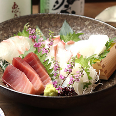 お刺身も厳選された旬の鮮魚をご用意♪