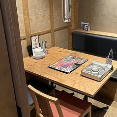 完全個室が２つ！半個室が６つございます！！