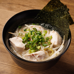 博多風豚骨白湯ラーメン