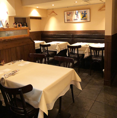 メインフロア貸切は17名様~L字型のスペースとなります