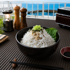 釡揚げしらす小丼