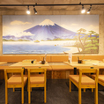 銭湯を思い出させる富士山も描かれています。