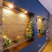 複数言語メニューをご用意しております。英語と中国語（簡体字）に対応したメニューを取り揃えており、どなたも安心してお楽しみいただけます。さらに、複数言語に対応できるスタッフが在籍しており、中国語でのコミュニケーションも可能となっております。