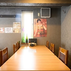 6名様掛けのテーブル席×2卓ご用意しております♪