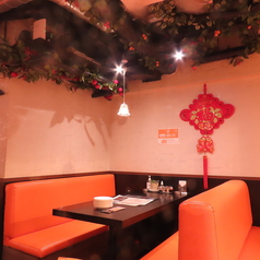 ゆったりと寛げるソファー席をご用意しております♪ご家族でのご利用や、ご友人との語らいに最適です◎居心地の良い空間で、リラックスしてお過ごしいただけます♪