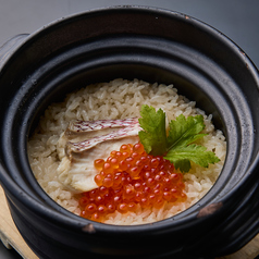 鯛といくらの土鍋飯
