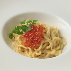 雲丹香るソースとイクラの贅沢クリームパスタ