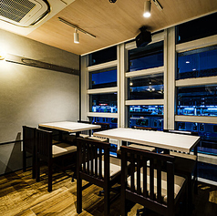 テーブル席は2名様から最大8名様までご案内可能です。