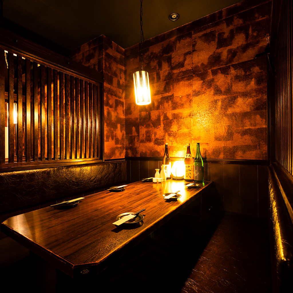 2名様からご利用可能な完全個室完備！接待やデートにも最適です。宴会、飲み会にも◎