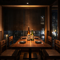 お洒落な雰囲気！飲み放題は2200円(税込)で深夜も営業