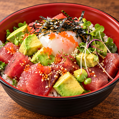 【まぐろとアボカドの彩り丼】
