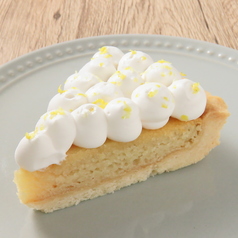 ふるさとの人気商品「レモンタルト」など果物を使ったケーキの写真