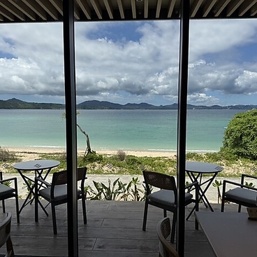 THE SURF BEACHSIDE TERRACE CAFE & RESTAURANT ザサーフビーチサイドテラスの雰囲気1