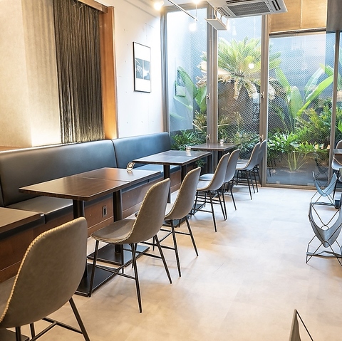 ランチもカフェもディナーも楽しめる使い勝手の良いカフェダイニング！