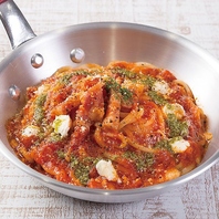 生ベーコンとモッツァレラチーズのトマトバジル