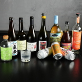 ≪必見!!≫缶・瓶のクラフトビールも国内外のものを120種程お楽しみ頂けます。併設の酒屋では、お気に入りのビールを持ち帰ることも可能です。