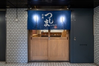 藍色ののれんが目印