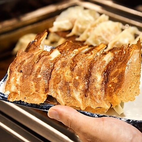 食事も飲みも、いつでもふらっと気軽に立ち寄れる大須の餃子屋♪