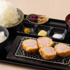 【日本橋ランチ】分厚いとんかつはいかがでしょうか？