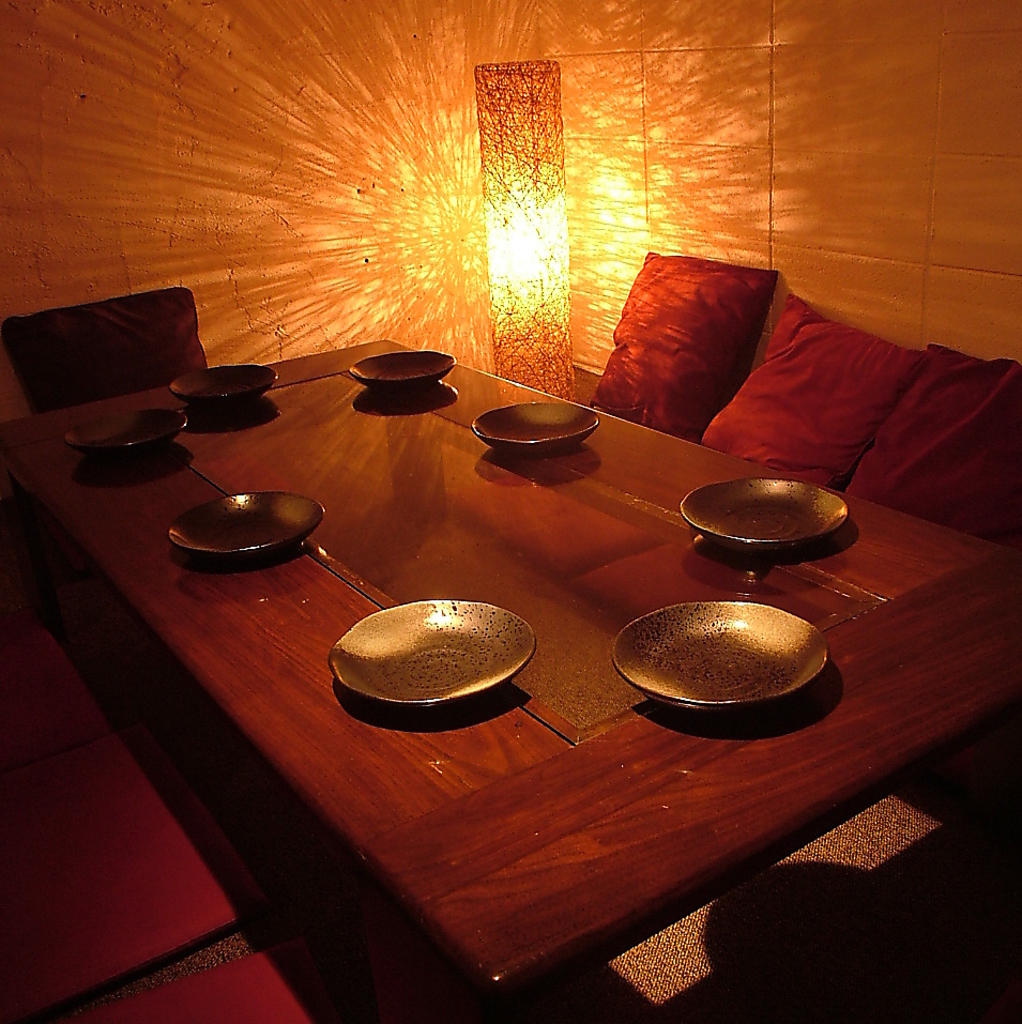 プライベート感満載の隠れ家風ろうや型個室★デートなど、特別な日のお食事などにぜひご利用ください