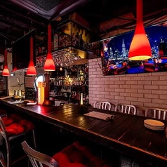 【スカイツリーを眺める、洗練されたカウンター席】洗練されたカウンター席からは、スカイツリーの美しい眺めをお楽しみいただけます。特別な雰囲気と共に、素敵なひとときを過ごしましょう！◎