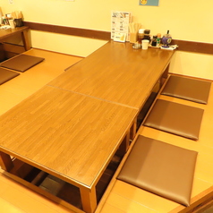 6名様までのお席が2卓ご用意しております。