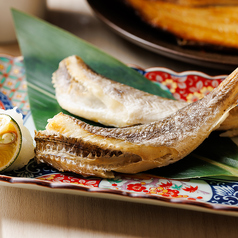 氷下魚まんま焼き大根おろしと酢橘添え　2匹