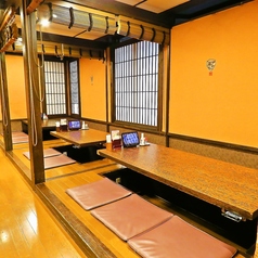 8名様から16名様までご利用いただけるテーブル席は中規模宴会にもおすすめです。ご宴会コースはご予算やご利用シーンに合わせてお選びいただけるので、様々なご利用シーンに最適です。